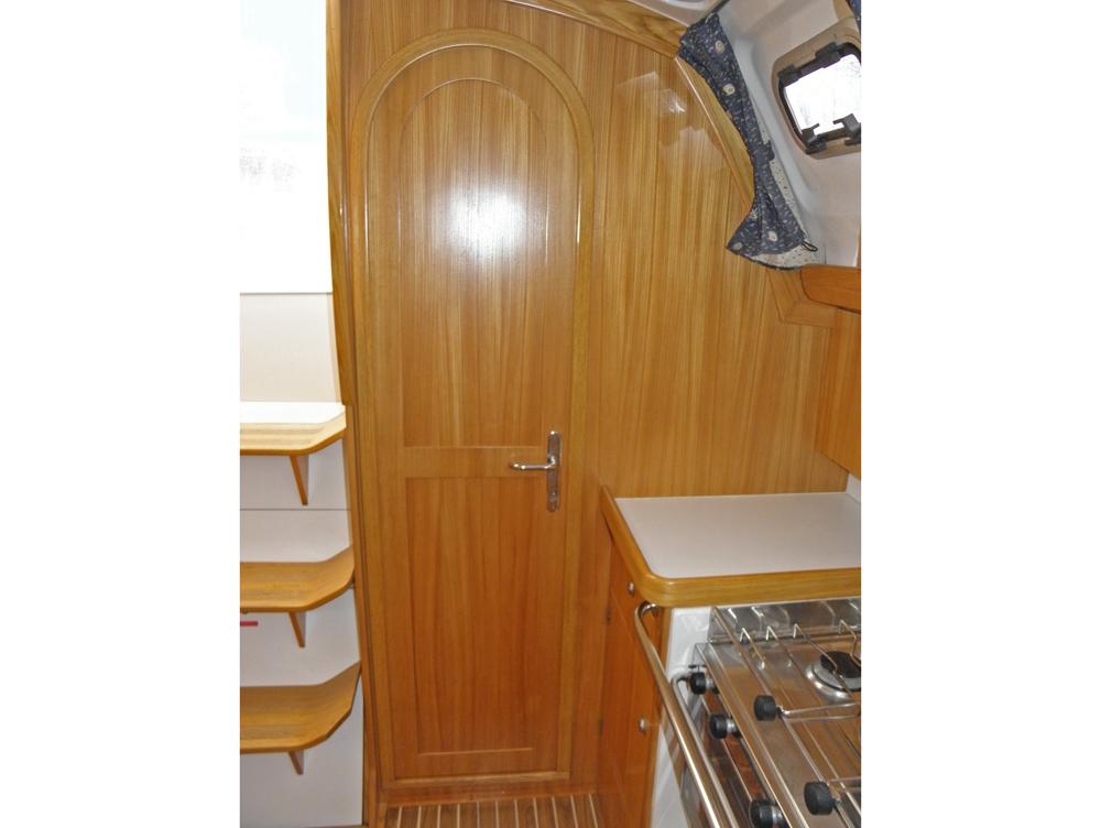 Aft cabin, Accommodation